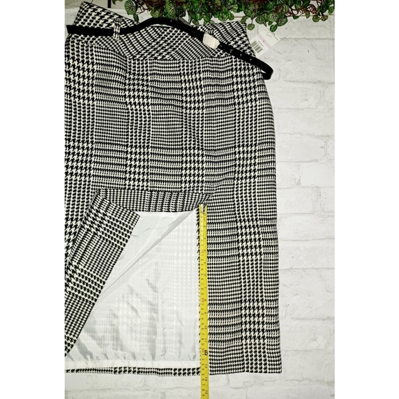 Evan Picone Houndstooth Slit Front Belted Skirt - Blk/Ivory - Picture 8 of 16